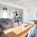 Апартаменты Rooftop Sea View With Jacuzzi And A/c