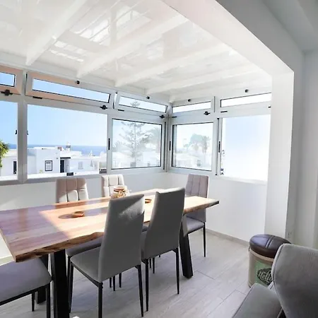 Апартаменты Rooftop Sea View With Jacuzzi And A/c *