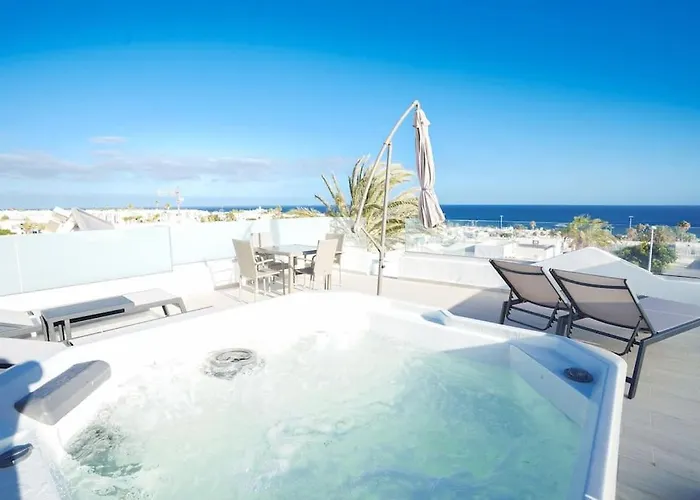 Rooftop Sea View With Jacuzzi And A/c