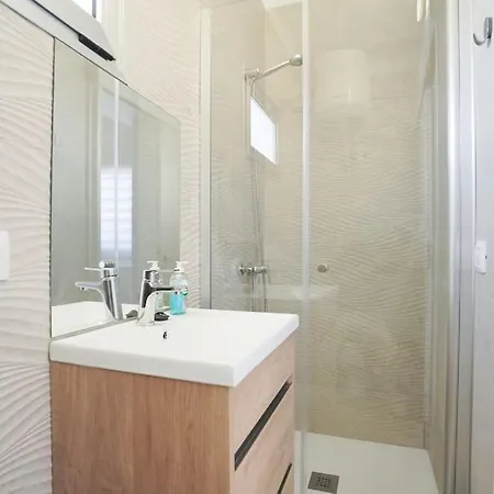 Rooftop Sea View With Jacuzzi And A/c דירה *