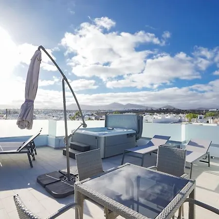 Rooftop Sea View With Jacuzzi And A/c