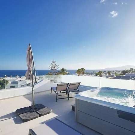 Rooftop Sea View With Jacuzzi And A/c Apartment Puerto del Carmen (Lanzarote)