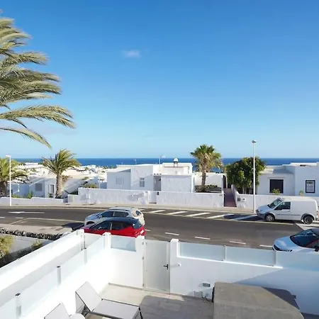 شقة Rooftop Sea View With Jacuzzi And A/c