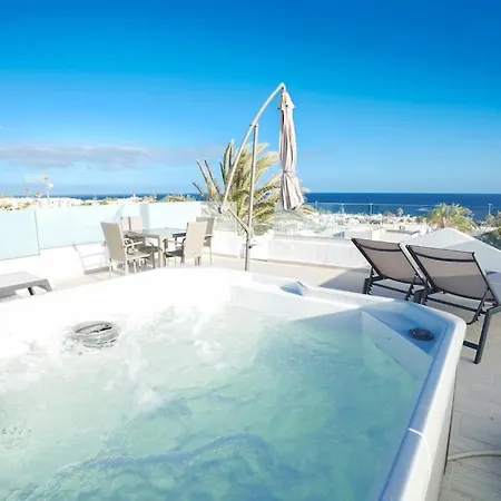 شقة Rooftop Sea View With Jacuzzi And A/c
