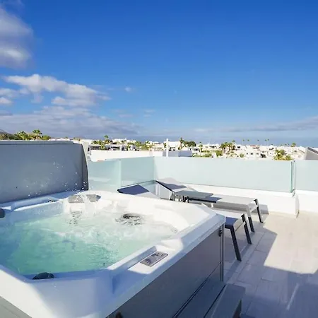 Rooftop Sea View With Jacuzzi And A/c דירה *
